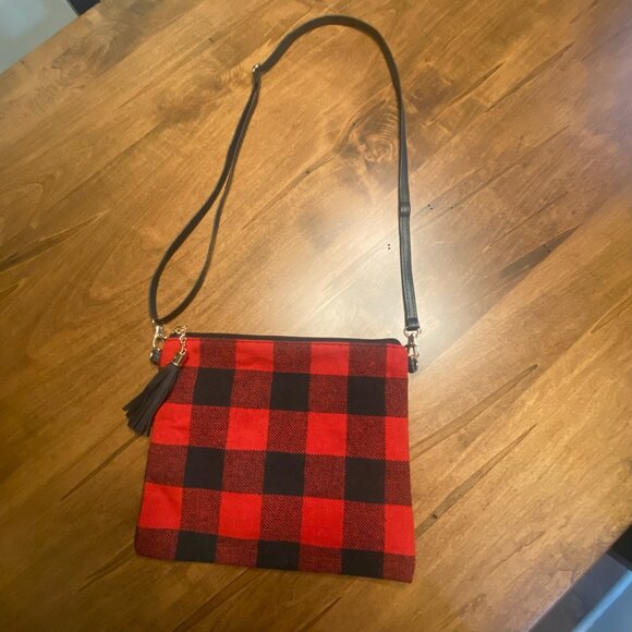 Handbags - Like New Buffalo Plaid Crossbody Bag w/ Tassel Accent – Cozy Winter Vibes 🎄